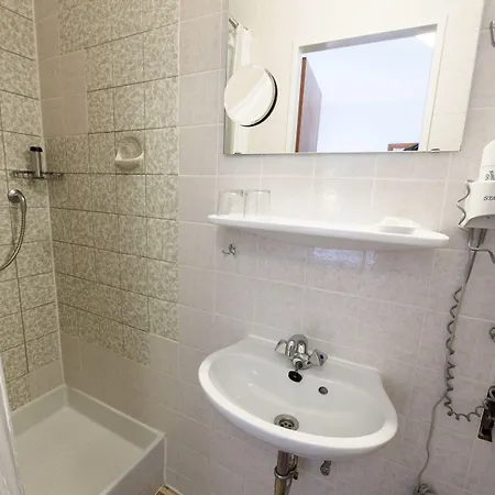 Burg-hotel & 3*