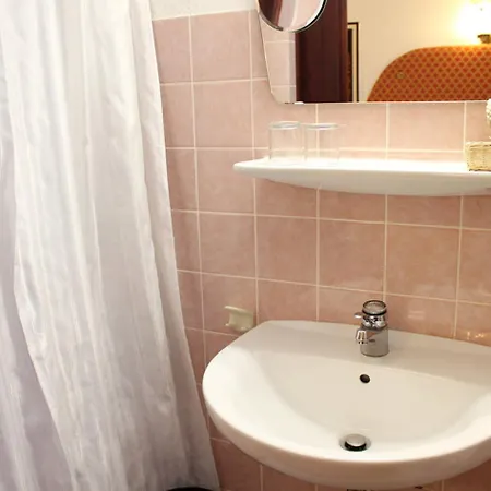 Burg-hotel & 科赫姆