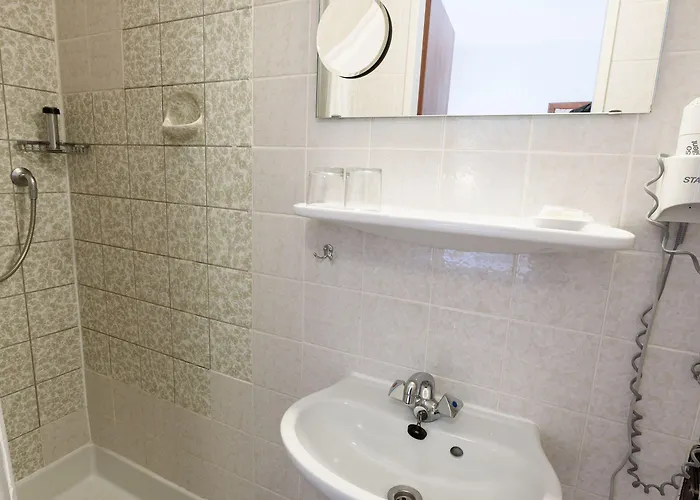 Burg-hotel & 3*